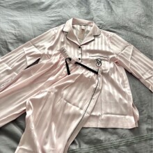 V家同款冰丝月光绸睡衣女高级感粉条纹长袖女士刺绣家居服可礼盒