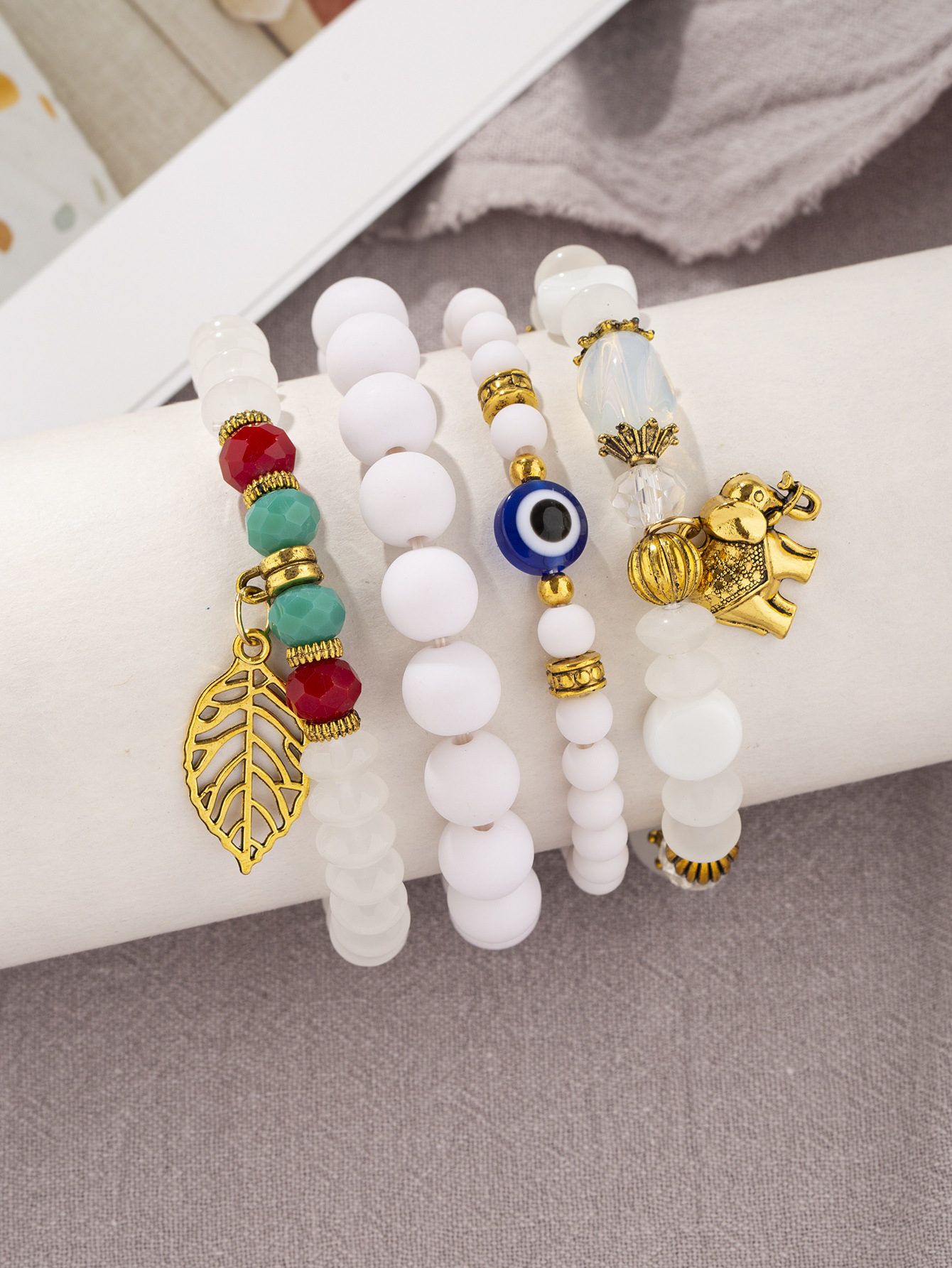 51g Weight Alloy Pendant Material Bracelets Classification Beads Chain Material 1 Set Quantity Holiday, Daily, Street Occasion Alloy, Glass Material Leaf, Elephant Pattern Women's Gender Beaded, Plating Design Casual, Retro, Simple Style Style Casual Retro Simple Style Leaf Elephant Arylic Alloy Glass Beaded Bracelets Wholesale 5