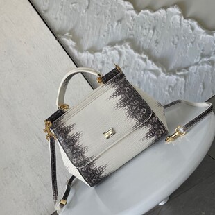 G&D�������ƤŮ��б����ߙnŮ���r�аٴ�Ů��ϵ��