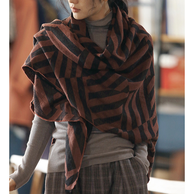 秋冬新款棉麻抽象印花披肩长方围巾散边随性自然文艺女配饰护颈