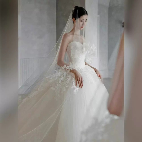 Fashionable elite tube top for bride