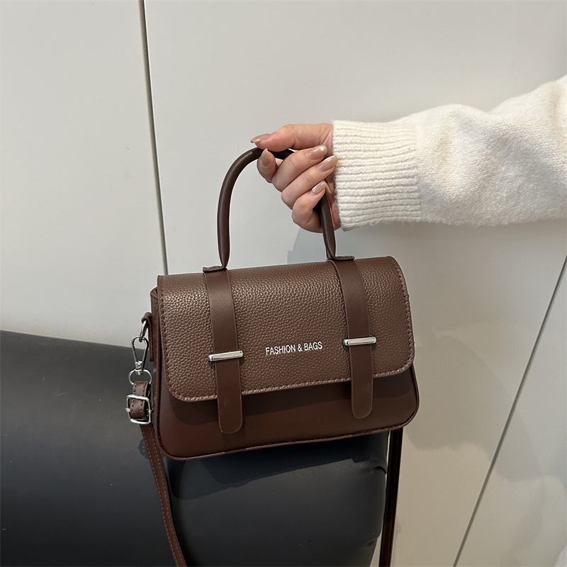 Gran capacidad al por mayor nueva bolsa cuadrada universal alta sensación de bolso de correo nicho diseño de hombro de mujer bolso de mano