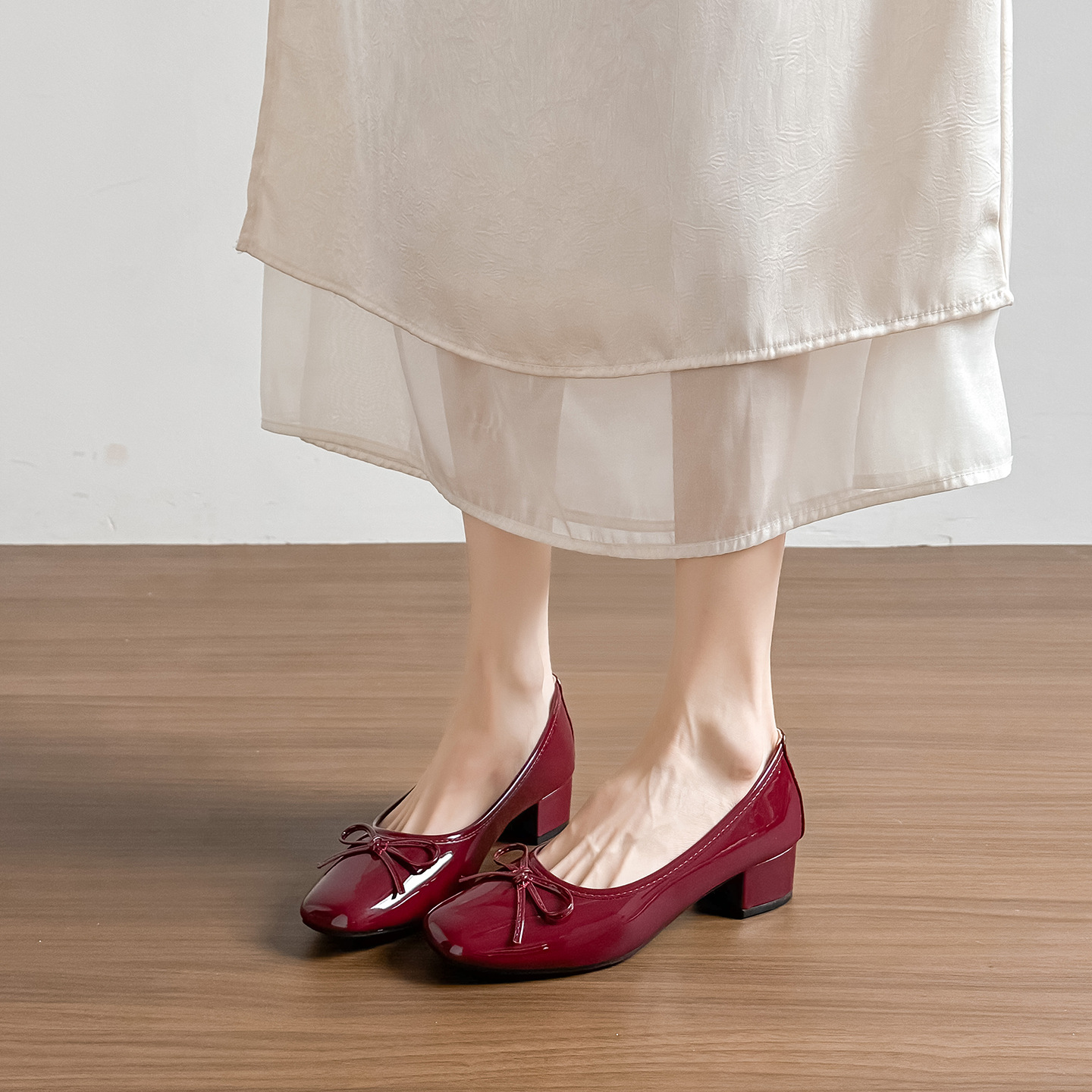 2026 New Style Bowknot Chunky Heel French Mary Jane Versatile Square-Toe Shallow Loafers Patent Leather Casual Shoes for Women