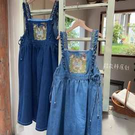 日系复古刺绣减龄牛仔背带裙薄款口袋绣花a字中长款甜美连衣裙女