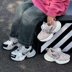 2025年秋新作 aj 男の子用軽量通気性スポーツランニングメッシュシューズ 韓国風おしゃれノブ付き女の子用ダッドシューズ