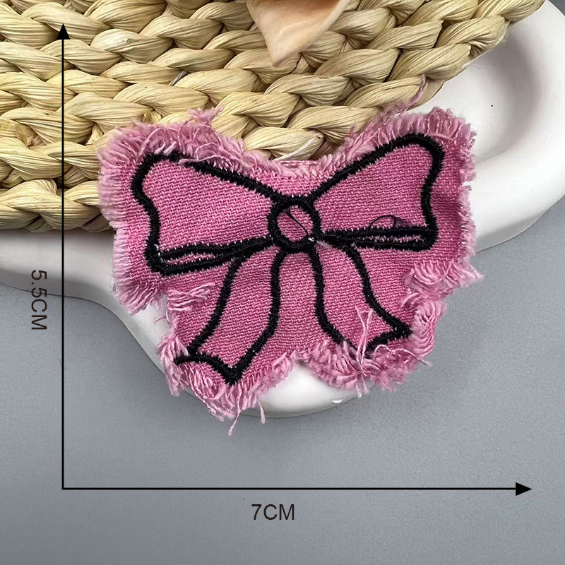 新商品の蝶結びの胸のバッジの帽子のマークの刺繍の装飾の立体の刺繍のピンクの白黒のベージュの蝶結びのバックゴム|undefined