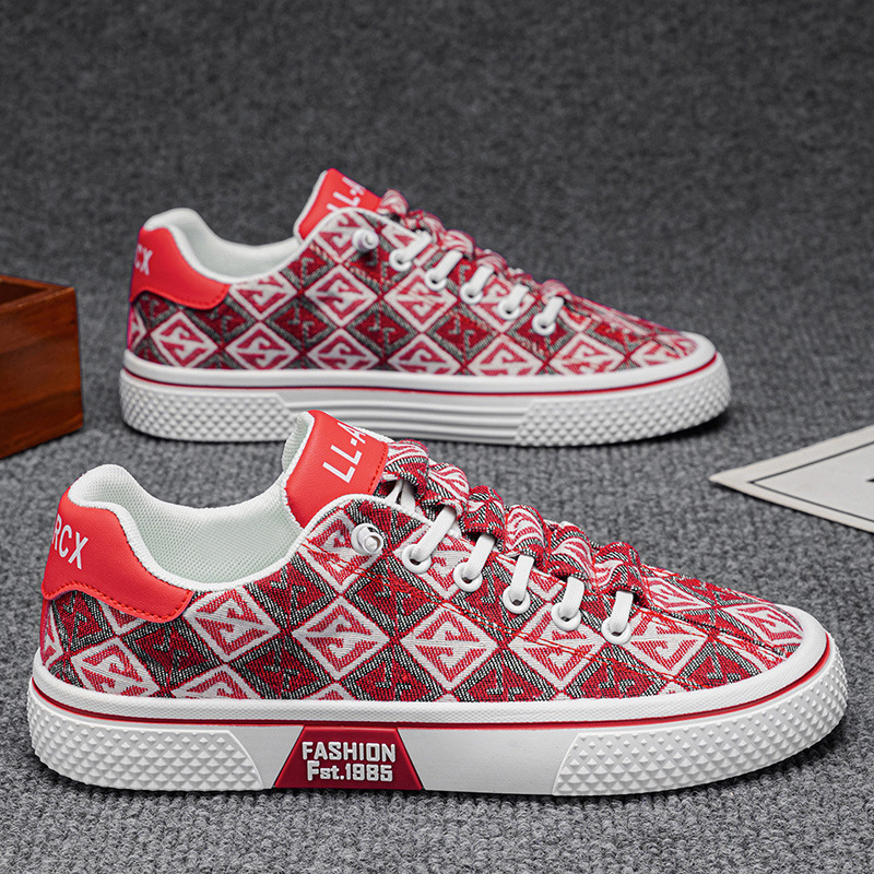 Viejos zapatos de tela para hombres verano 2026 nuevos zapatos de lona delgados zapatos de moda moda juvenil zapatos de skate casuales de moda