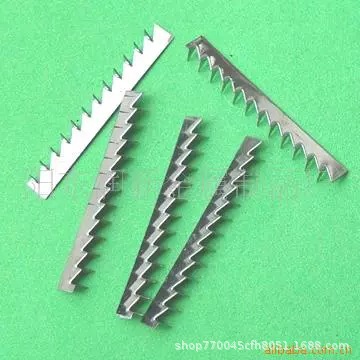 我厂专业生产削皮器齿形刀片/不锈钢刀片/锯齿刨丝刀片