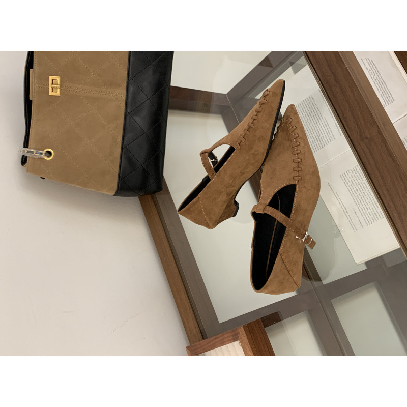 Retro Pointed Toe Shallow Mouth Mary Jane Shoes for Women 2025 Versatile and Popular Autum New Commuter Low-Heeled Shoes