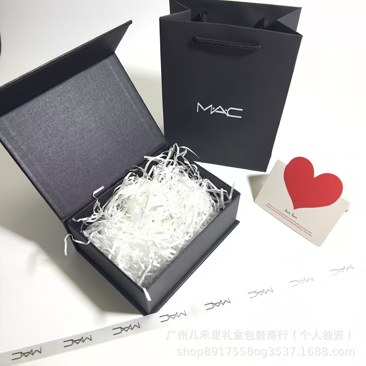 M book; (single gift bag)