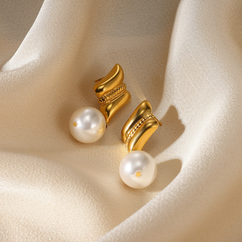 5g Weight 0.03µm-0.05µm Gold Plating Thickness PVD Coated Gold Plating Process 304 Stainless Steel Ear Needle Material Real Gold Plated Plating Material Zircon Inlay Material Dangling Earrings Classification 1 Pair Quantity Holiday, Daily Occasion 304 Stainless Steel Material Flower, Shell Pattern Women's Gender Vacation, Simple Style Style Waterproof Non Tarnish, Inlay Craft PVD Coated Real Gold Plated Flower Shell 304 Stainless Steel Vacation Simple Style Waterproof Non Tarnish Dangling Earrings 22