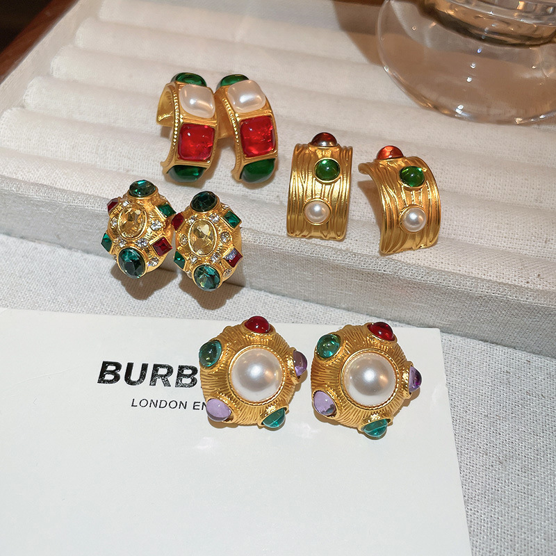 Retro C Shape Copper Irregular Plating Artificial Pearls Earrings Ear Studs 1 Pair