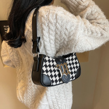 2025年新款时尚跨境韩版高级感菱格棋盘格字母通勤包简约腋下包百