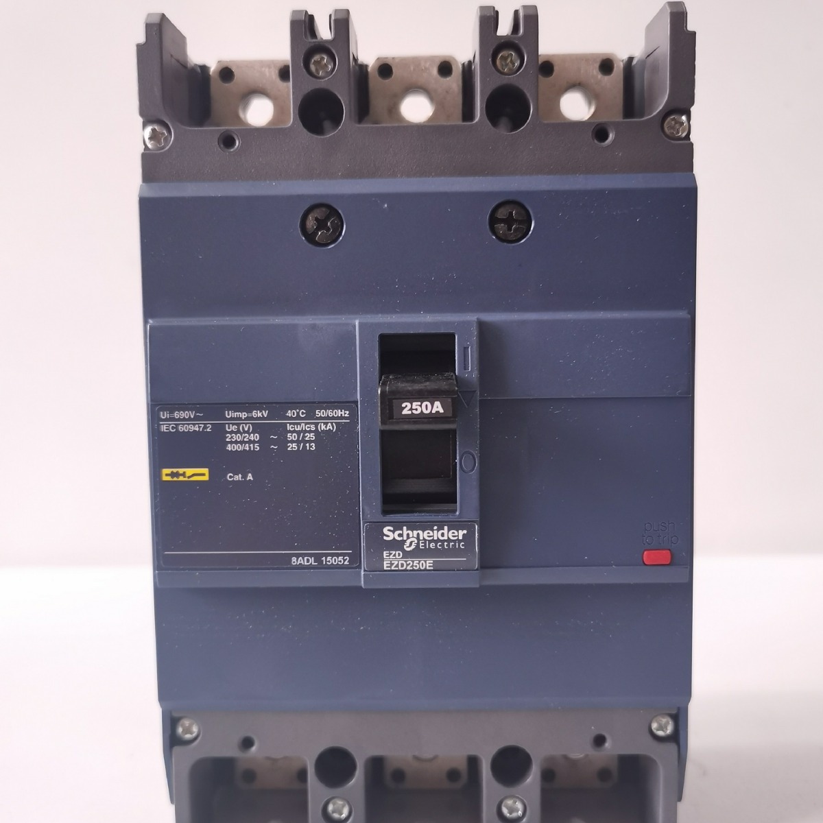 EZD250E3250N塑壳配电断路器，原装全新议价