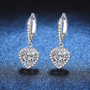 ���uͨ���u���Ķ������ۚW���羳�r���p���~��ʯinsŮ���h���