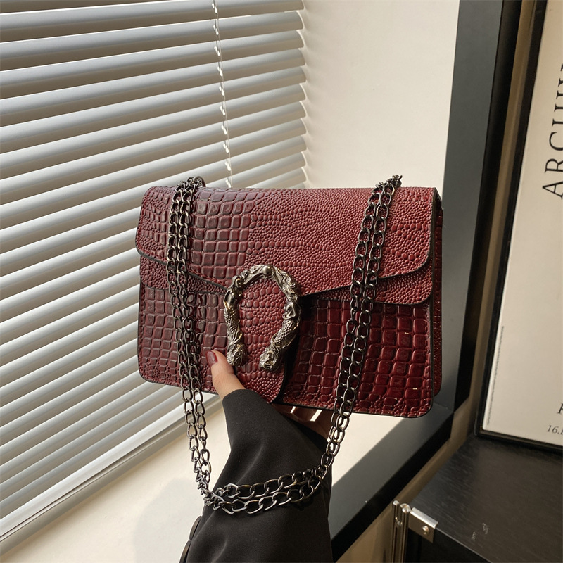 빨간색