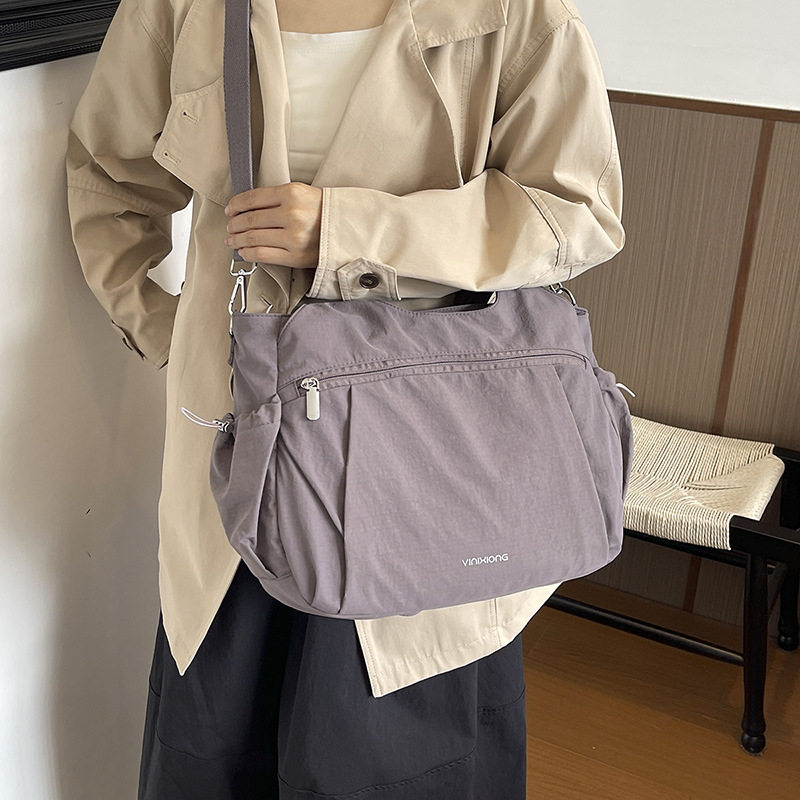 Túi tote nữ cỡ lớn chất liệu nylon nhẹ, túi đeo vai và đeo chéo tiện lợi — Khói tím, Quân đội xanh, màu be, màu nâu chi tiết 25