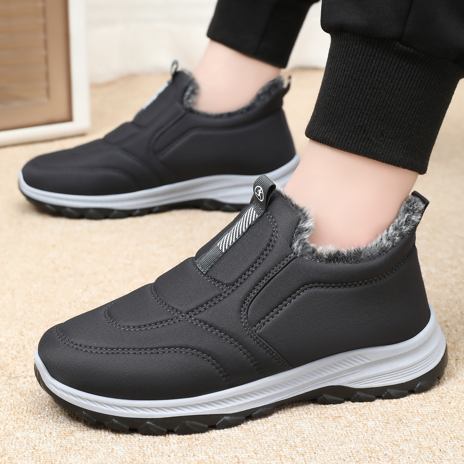 Botas de nieve 2025, nuevos modelos de otoño e invierno, venta al por mayor transfronteriza de tallas grandes, envío directo, cálidas y cómodas, zapatos de algodón grueso y forrados con forro polar para hombre.