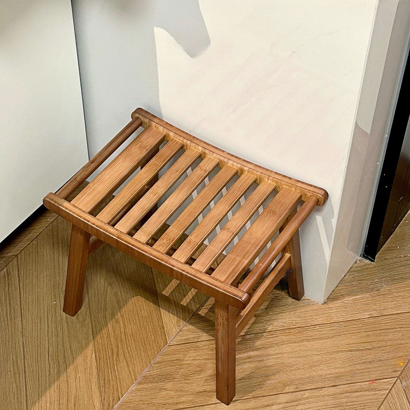 Small Stool for Home Use, Low Stool for Entryway, Shoe-Changing Stool for Living Room, Bedroom, Bathroom, Creative Coffee Table Stool, Sturdy for Adults