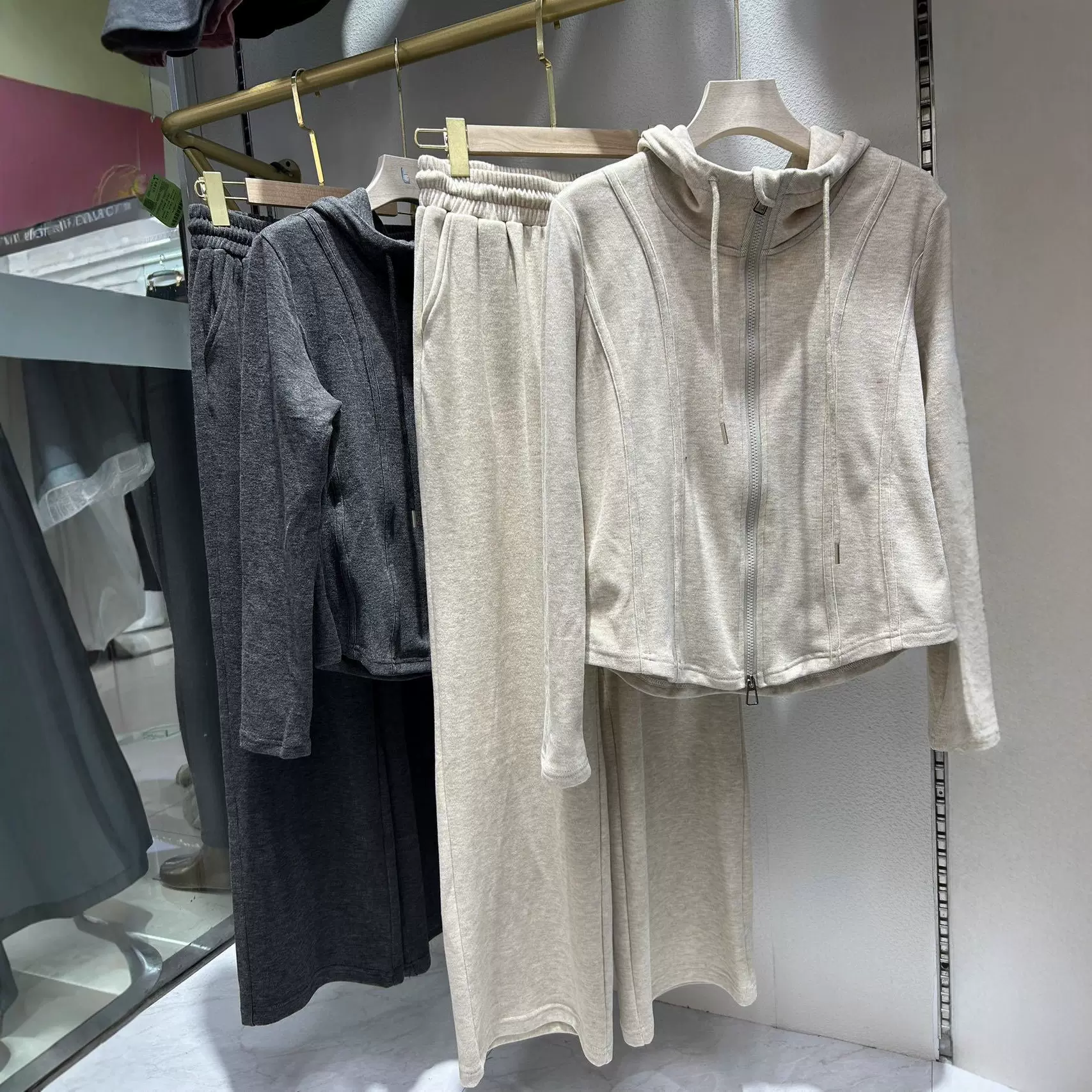 秋冬鱼骨线拼接显瘦时尚薄绒弹力修身外套女拉链开衫连帽长袖上衣