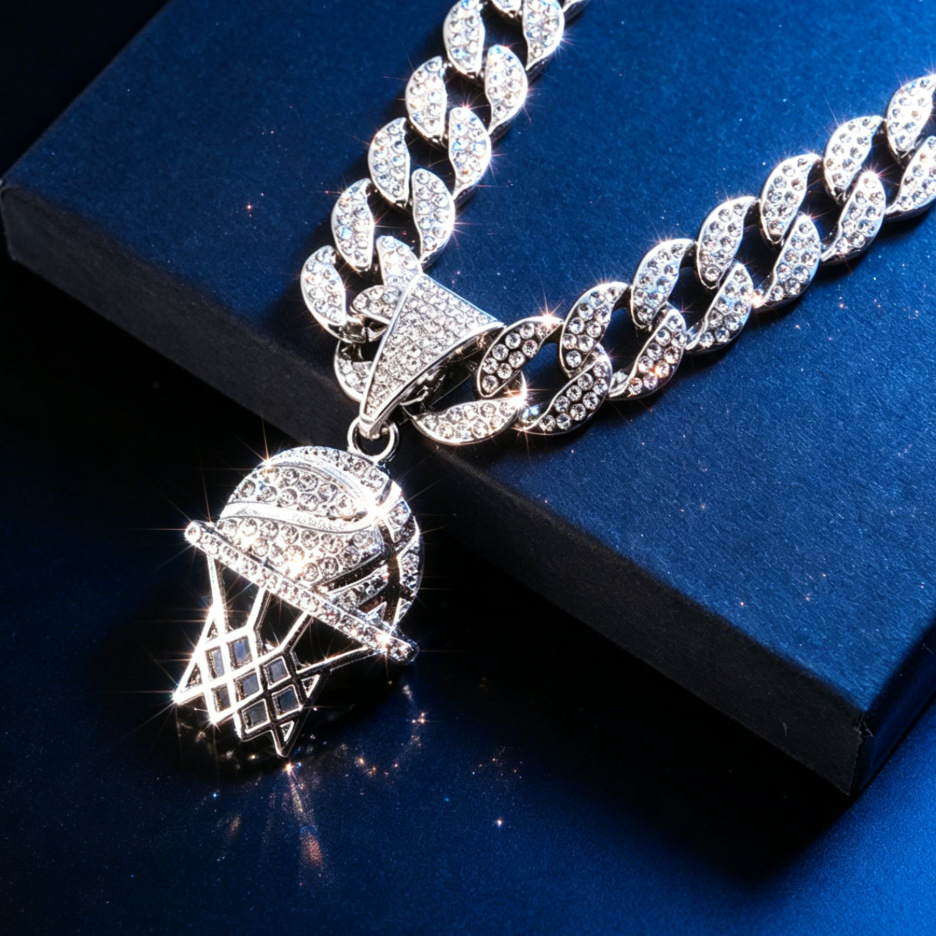 Collar con colgante de aro de baloncesto hueco exquisito con personalidad de moda de aleación transfronteriza, joyería de moda deportiva creativa europea y americana para hombres