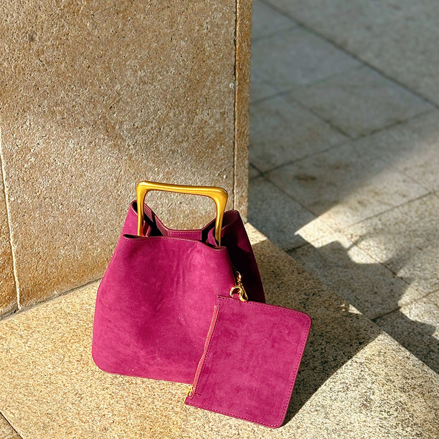 Rosarote Wildleder-Beuteltasche, lässig-schlicht, leicht luxuriös, mit Metallgriff, Damenhandtasche_voghion.com