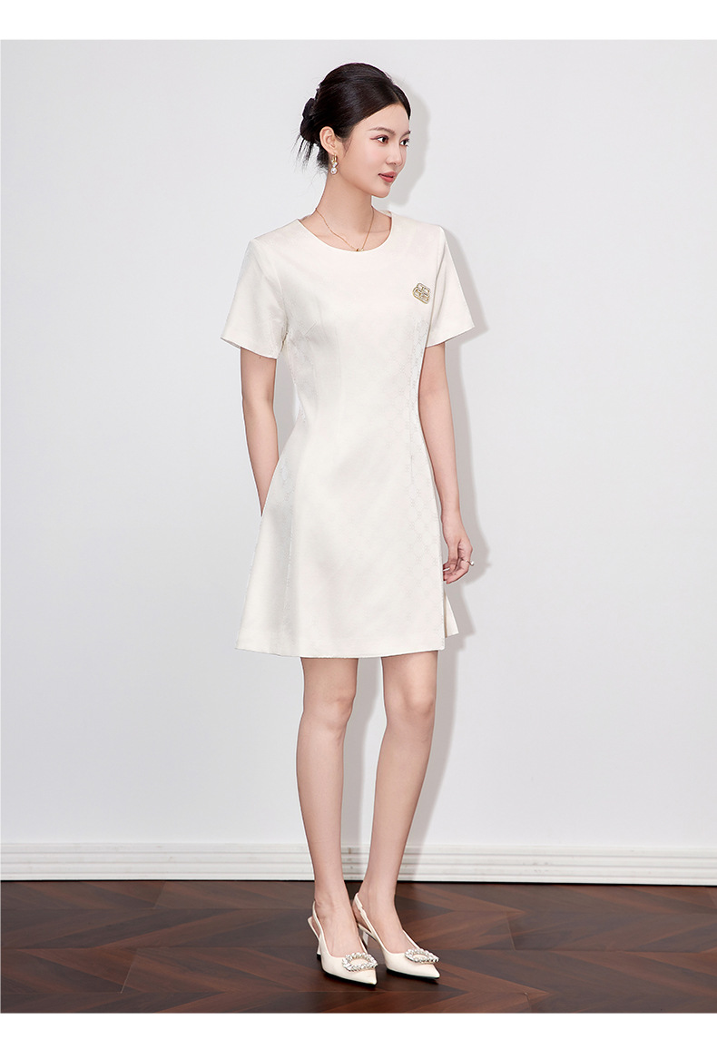 Đầm suông tay ngắn cổ tròn chất liệu tơ nhân tạo dệt jacquard thanh lịch — màu hồng chi tiết 8