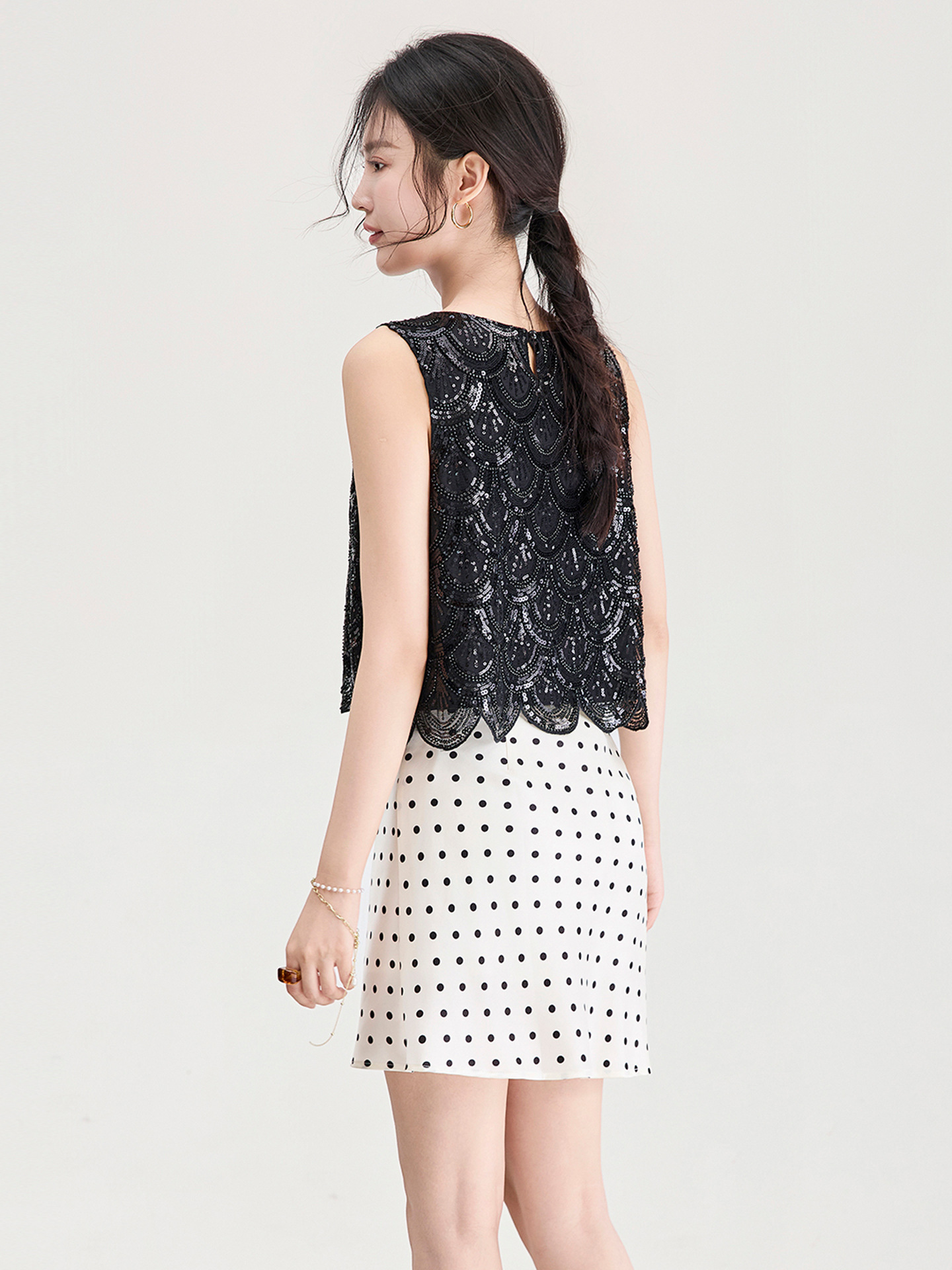 Áo hai dây nữ đính cườm sequin cao cấp phong cách Pháp — màu đen