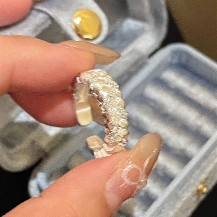 中世スタイルのジルコンプレーンリング、女性用の純銀メッキリング、ニッチ、ハイエンド、軽い贅沢、多用途、重ね付け可能な人差し指リング|undefined