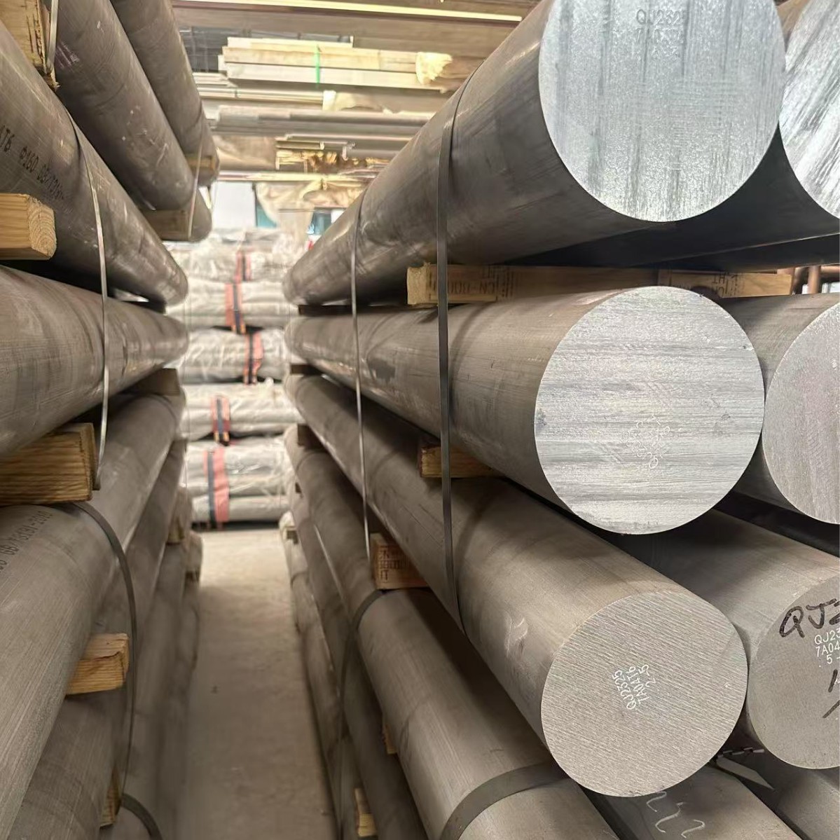 厂家直销7075铝棒 6061圆棒 2A12铝棒