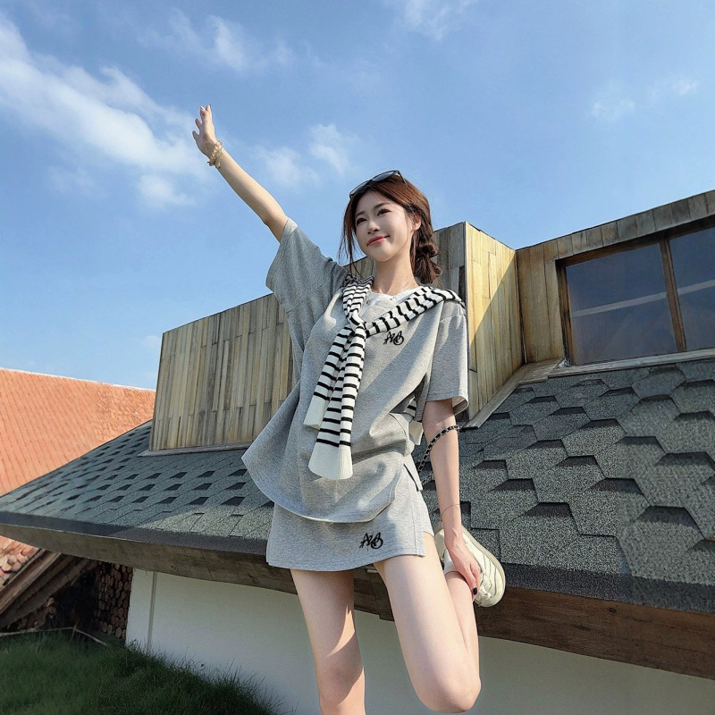 Plus-Size Summer High-End Casual Sports Suit for Women, Loose-Fitting Slimming Short Skirt Two-Piece Set 125kg