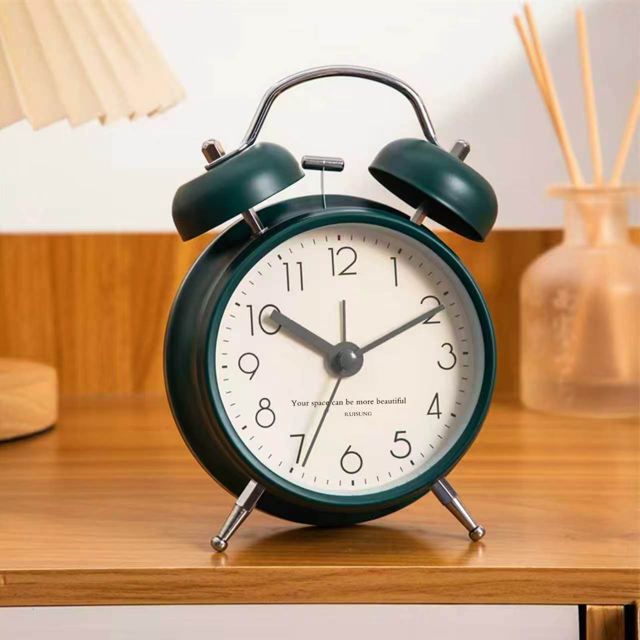 Reloj Despertador Digital de Escritorio de 4 Pulgadas de Metal con Iluminación y Alarma para Dormitorio