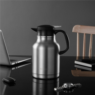 ���N304���P䓃�đ��՟�ˮ�ر���ƿů���_ˮƿ����������1.5L