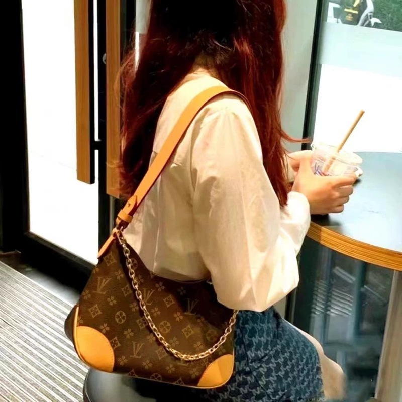 实物带标 L牛角包芯片2025新款真皮V链条单肩腋下斜挎手提印花包|undefined