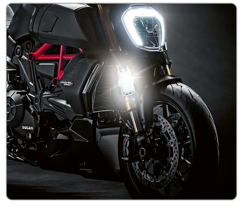 M6S large-capacity car, motorcycle, electric vehicle, aircraft light, modified drone flash light, outdoor warning light