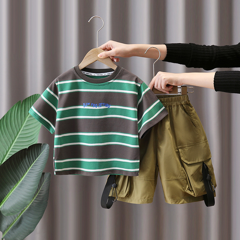 7185 Traje de manga corta para niños Pantalones cortos de camiseta a rayas de verano para niños 2025 Nuevo verano delgado y guapo de moda