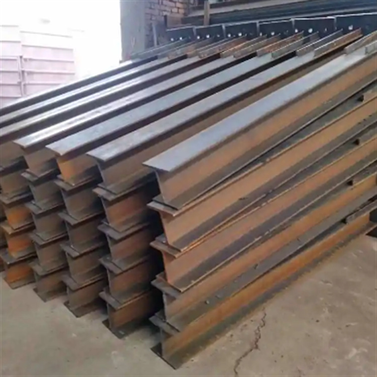 Ferrocarril de alta velocidad barrera acústica columna puente galvanizado en caliente piezas incrustadas construcción barrera acústica columna fábrica puente