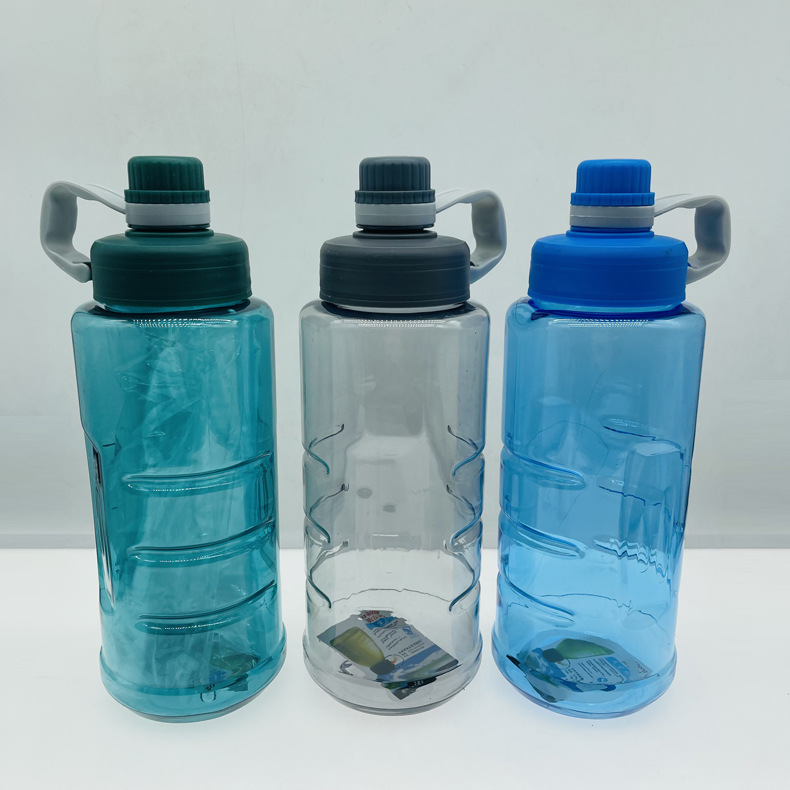 Xinfuhong gran capacidad taza de agua de plástico de los hombres portátil deportes al aire libre fitness hervidor botella de agua gran espacio taza