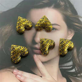 厂家金属纽扣爱心古铜色手缝扣心形英文字母针织小香外套合金扣子