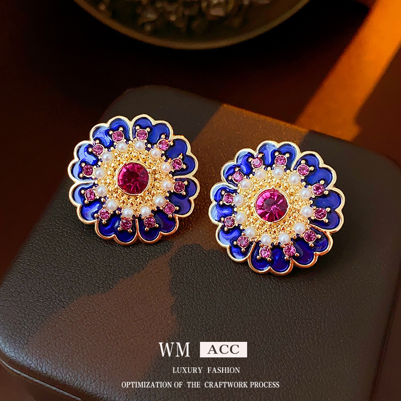 Silver Needle Drilling Diamond Pearl Flower Earrings