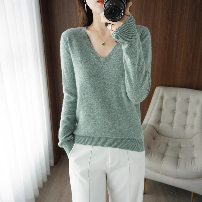 Plus Size Women's Knitted Sweater Pullover Knitwear Base Shirt Autumn and Winter Top 2025 Winter Loose Women's Loose Slimming