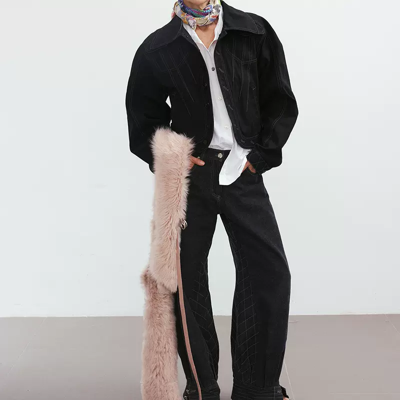 卡其色翻领短款牛仔外套女 2026 新款小众设计感收腰工装夹克上衣