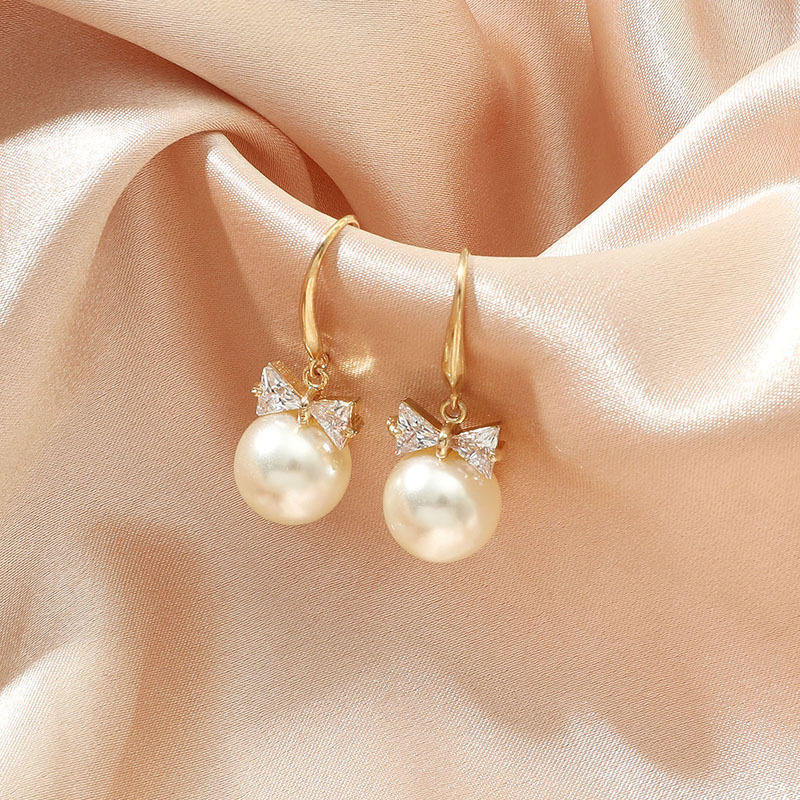 Boucles D&#39;oreilles En Perles De Mode Simples Boucles D&#39;oreilles En Alliage De Diamants Doux display picture 3