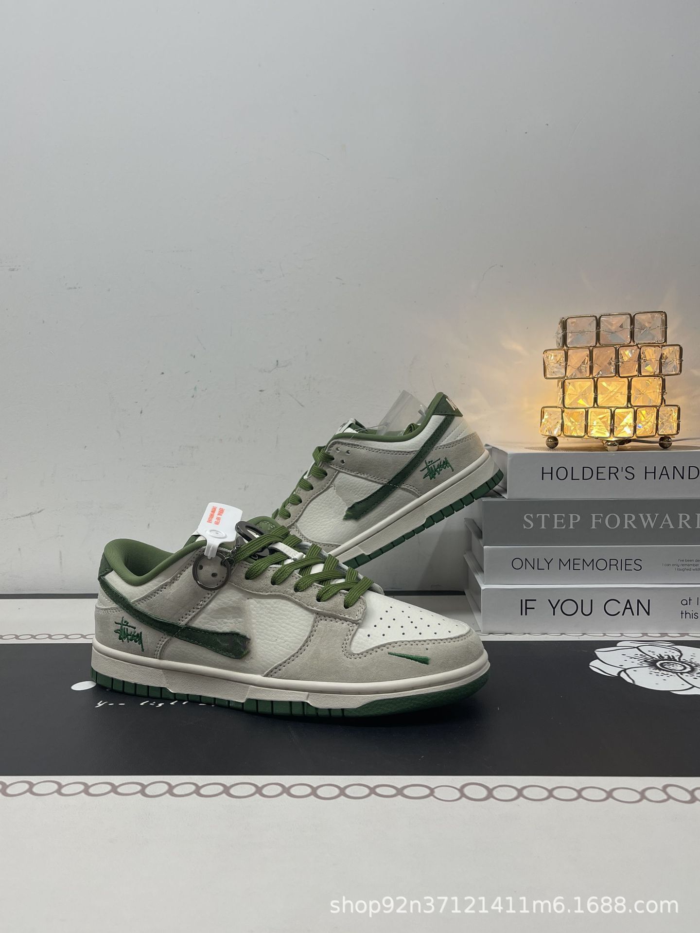 스투시 화이트 & 그린 [하프 사이즈 있음]