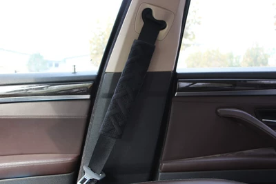for all seasons, Seat belt shoulder pad - black