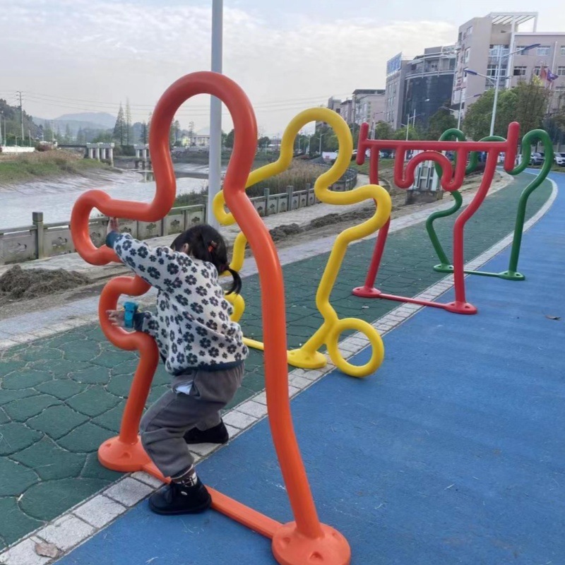 Outdoor Children's Human Body Movement Shape Drilling through Walls Humanoid Kindergarten Sensory Integration Physical Training Humanoid Drilling