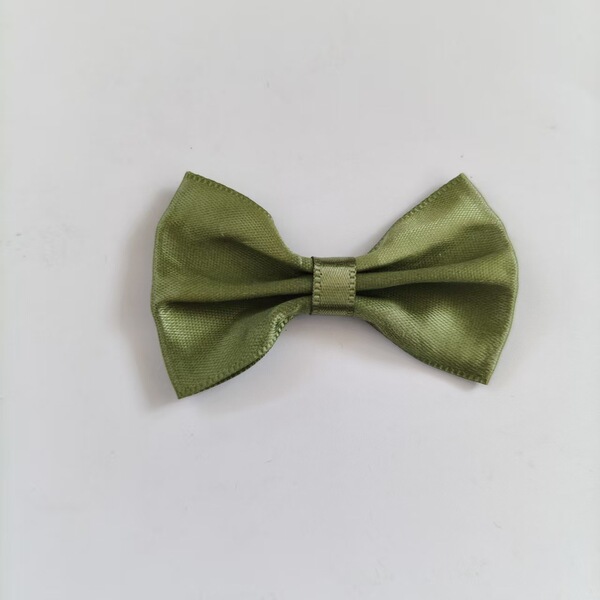 Solid color bow tie with bow