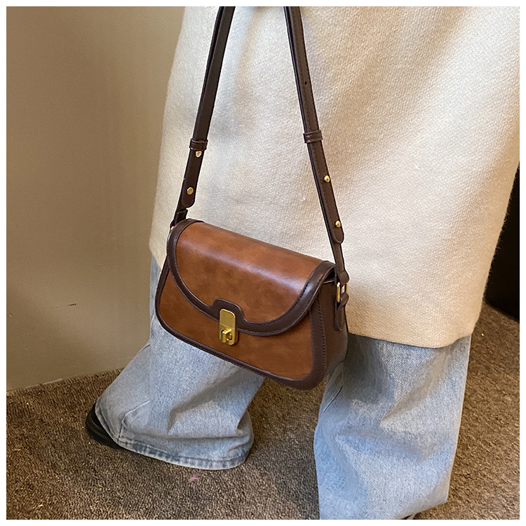 Women's Medium Pu Leather Color Block Vintage Style Flip Cover Shoulder Bag display picture 22