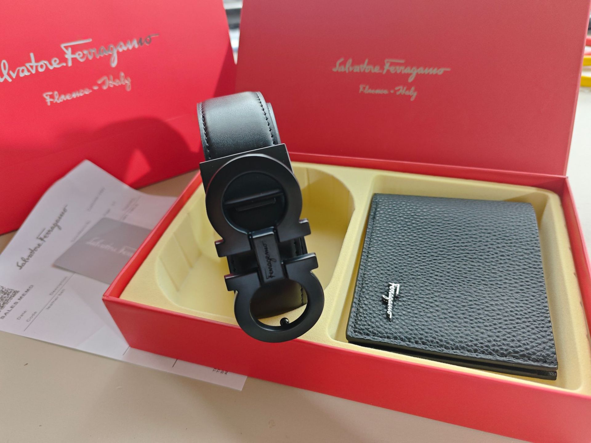 Ferragamo Gancini Set 2-Piece Black