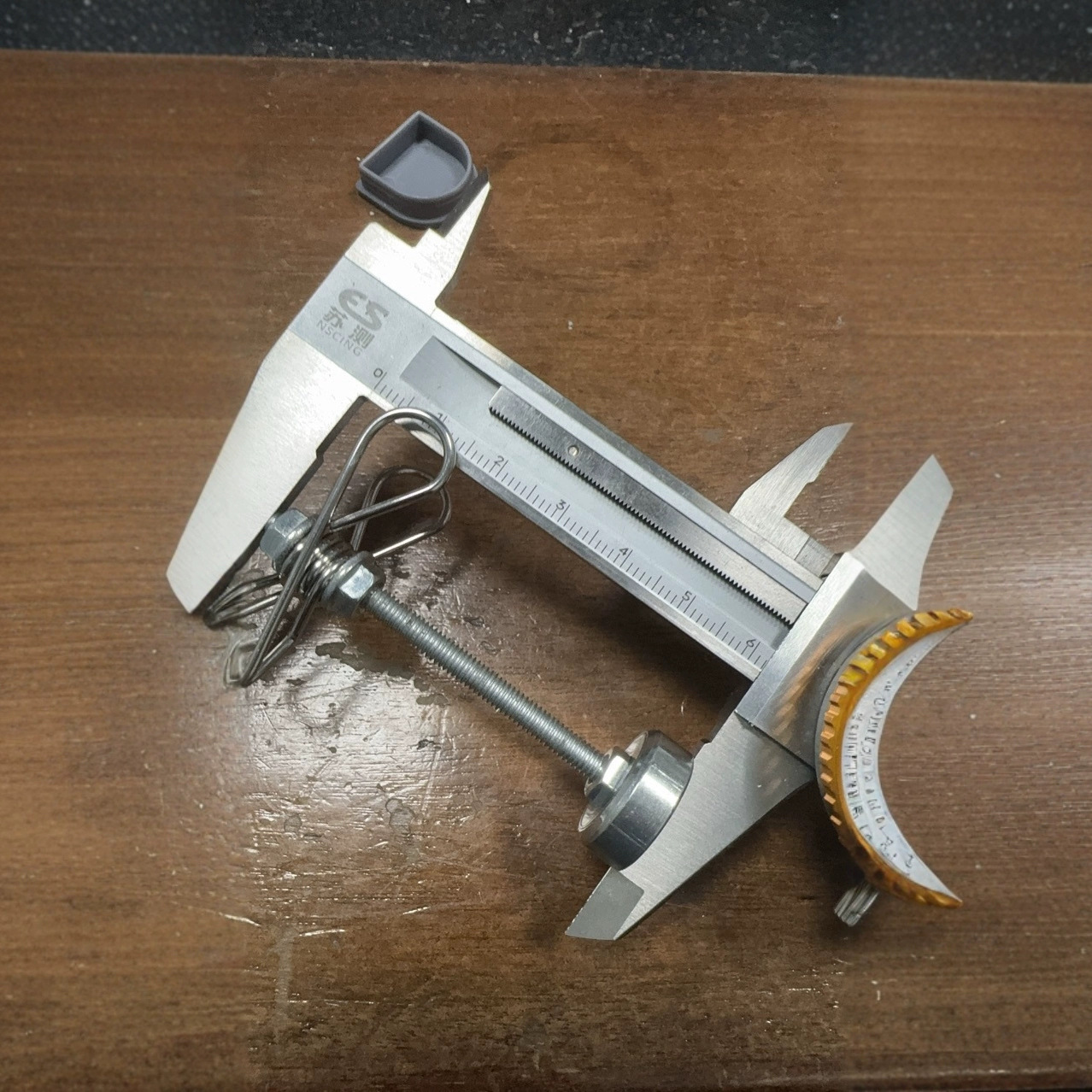 新款磁吸蚊香盘支撑架断香线香檀香夹子底座家用户外驱蚊易携带